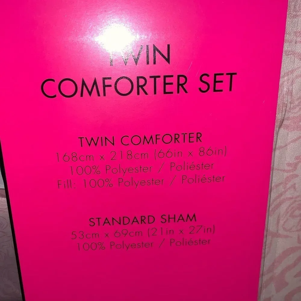 NWT Pink Rose Betsey Johnson Twin Comforter Set